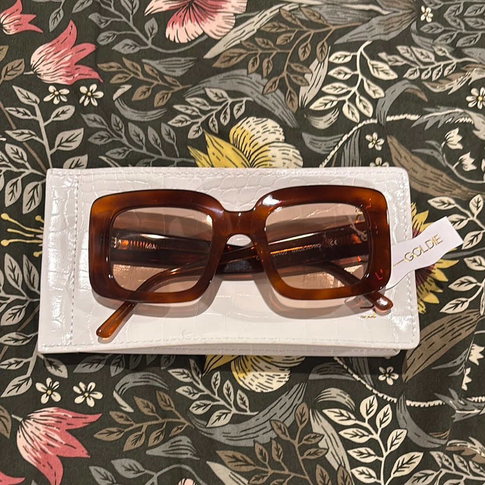 Lu-Goldie MIA Brown Vintage Sunglasses with Glossy Frames